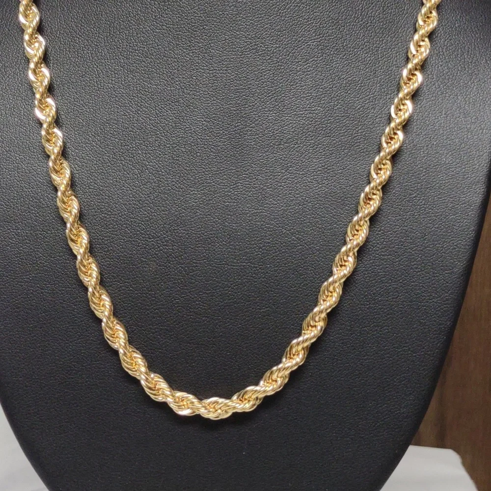Gold tone twisted rope style necklace - Picture 2 of 2